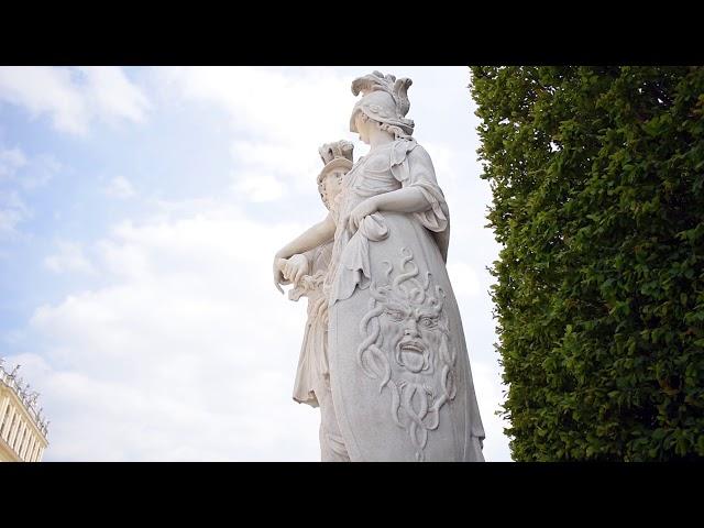 Weekly video -Schonbrunn Palace tour and... a little bonus at the end.