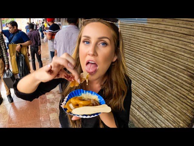 Trying Indian Jalebi For the First Time in New Delhi 