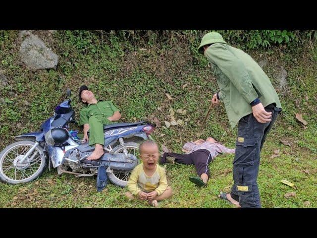 The mother fainted and the children wandered everywhere in the forest / ly tam ca