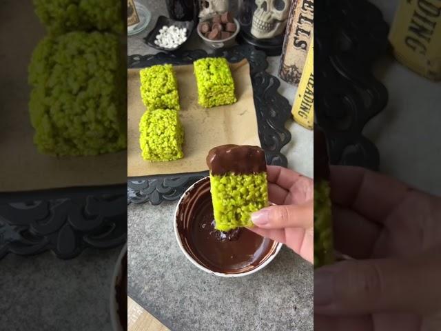 Frankenstein Rice Krispies treats. Full recipe at FatgirlHedonist.com