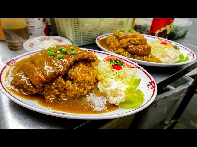 Large Chinese restaurant in Nagasaki famous for its curry with pork cutlet