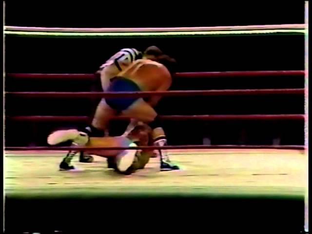 Mike Graham vs Buck "Rock N' Roll" Zumhofe