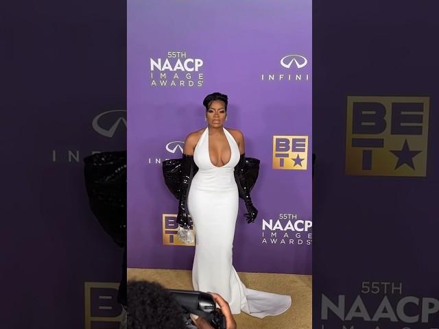 Fantasia Glamorous Slay @ The NAACP Image Awards #fantasia #fashionpolice #naacpimageawards #glam
