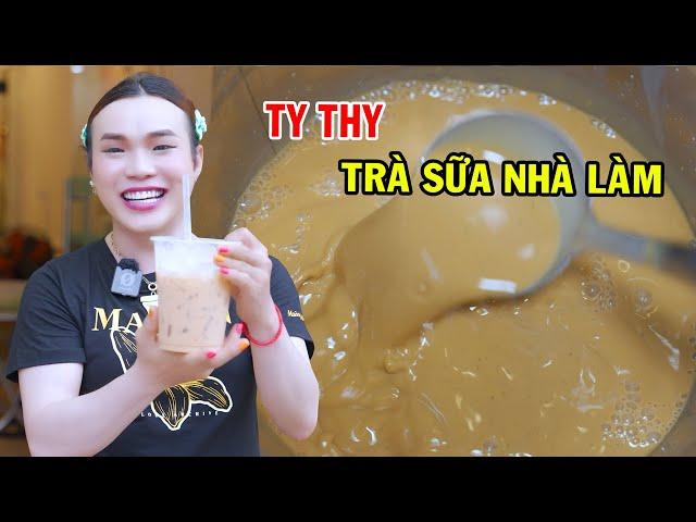 Ty Thy trổ tài nấu trà sữa nhà làm trân châu đường đen - Ty Thy Vlog Gỏi đu đủ