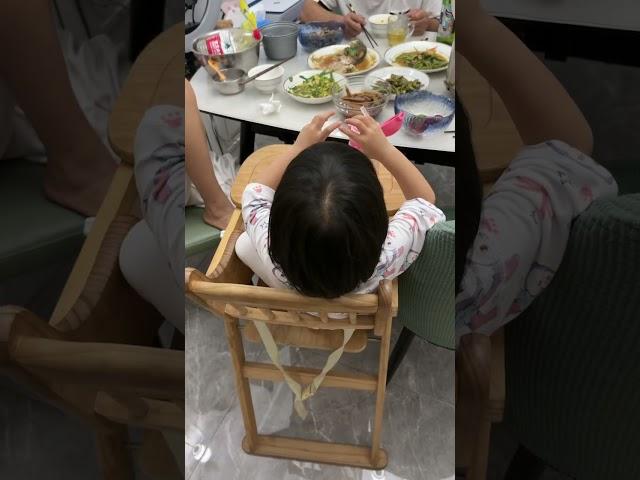 真是個小話嘮，小嘴叭叭的#萌娃日常
