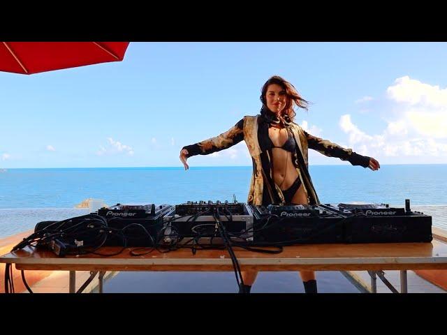 Kiki Solvej techno & rave live @ the Bahamas