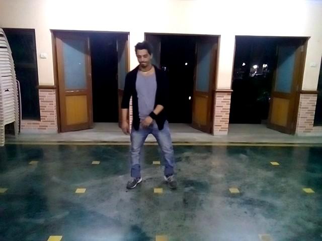 Akash rai Play with music
