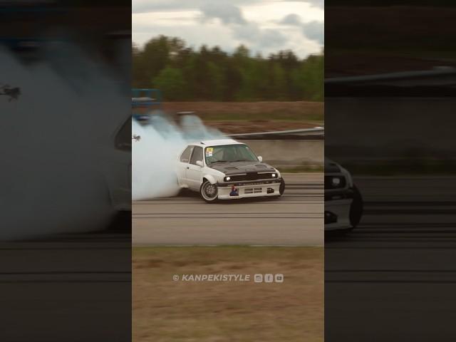 Big turbo E30 drifting 