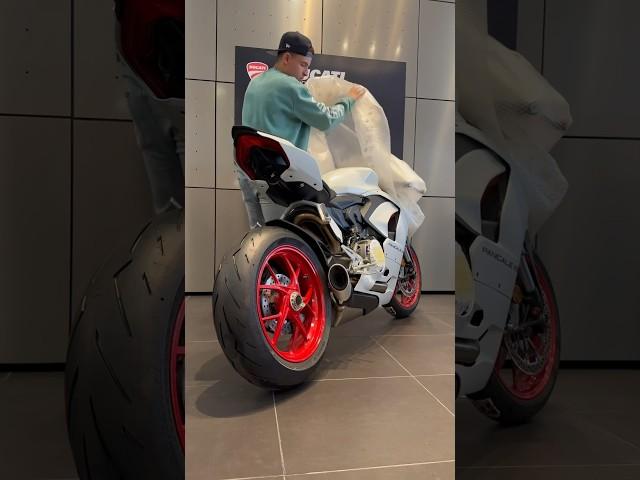 #Ducati #Unboxing therapy