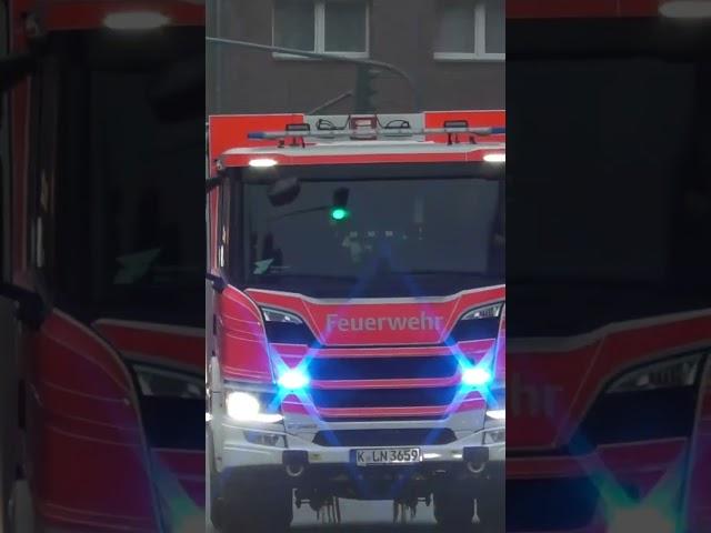 Das Nagelneue LF-L auf #einsatzfahrt von der #freiwilligefeuerwehr #köln Urbach