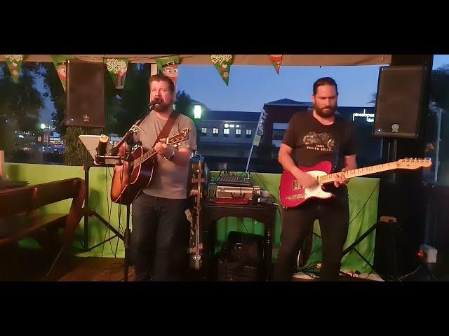 Dylan Pretorius & Friso Woudstra   live @ Molly Malones