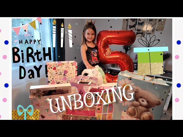 Iana despachetează cadouri primite de ziua ei  #unboxing #cadouri #birthday