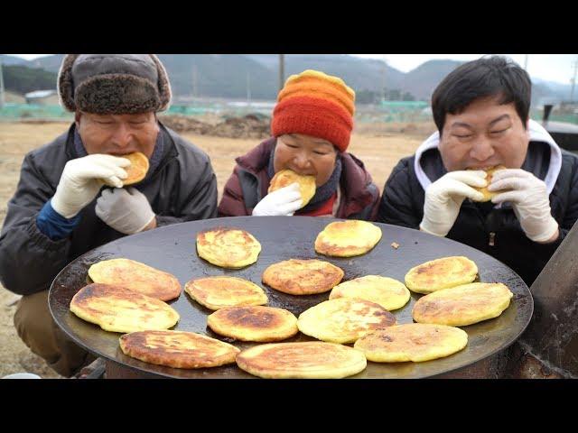 추운 날씨엔 호~호 불어 솥뚜껑 호떡!! (Korean pancake) 요리&먹방!! - Mukbang eating show