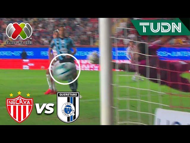 ¡Manotazo salvador! Batallini remata y Gil tapa | Necaxa 0-0 Querétaro | CL2023 - Liga Mx J9 | TUDN