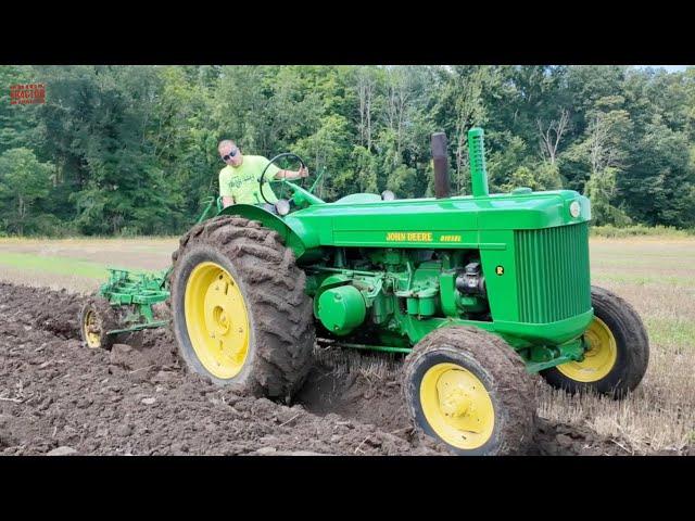 JOHN DEERE Model R Tractor Plowing