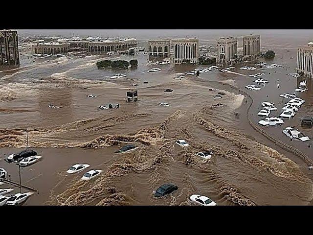 Major disaster in Malaysia..!! Flood in Ipoh, cars floating, houses sinking