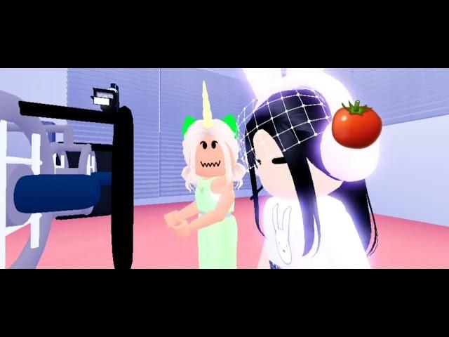 ASHLEY LOOK AT ME  (FUNNY)#shorts #roblox #ashleylookatme #funny