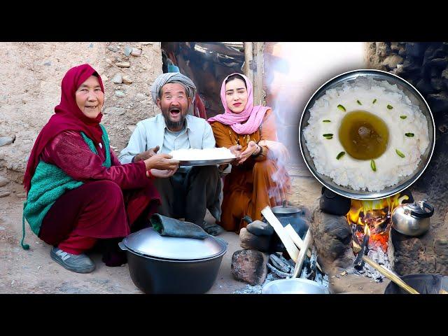 Old Lovers Cook Village-Style Rice and Invite You to Taste. #food #villagelife #village #video