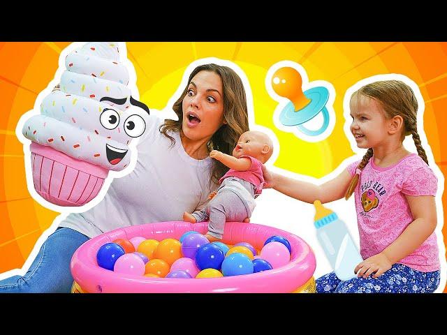 Maya & Lina the baby doll! Baby born dolls videos & Kids pretend play with baby dolls & feeding toys