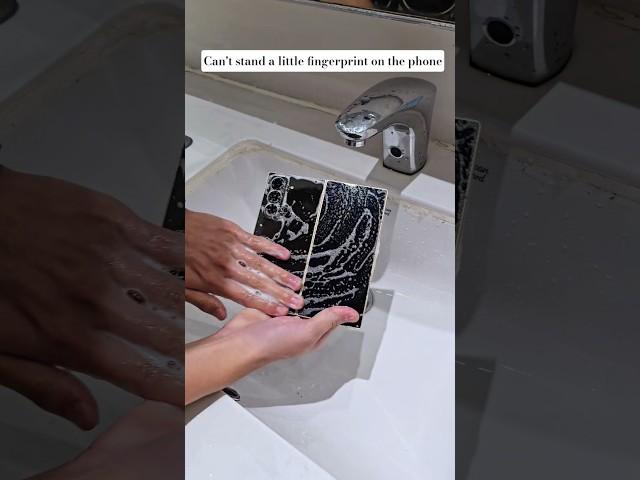 Can't stand a little fingerprint on the phone