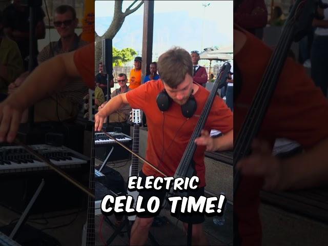  Audience Mesmerised! Street Performer Creates Song On The Spot!  #shorts #streetperformer #music