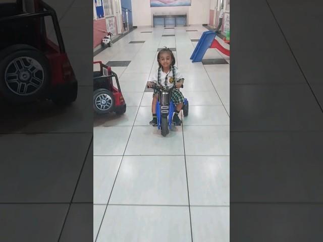 Gyanvi doing mast in her school #benhur #ytshorts #trending #viral #youtuveshorts #gyanvi23