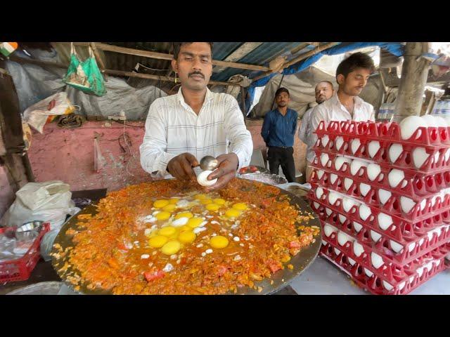 Mumbai's Famous Street Style Egg Bhurji | Indian Street Food