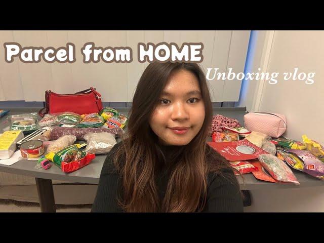 Unboxing Parcel from HOME 