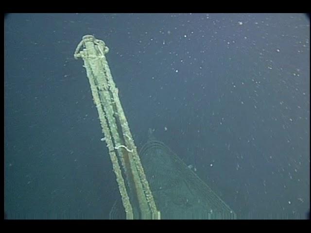Titanic Archive Project: NOAA 2003 - Port Side Bow and Well Deck Survey