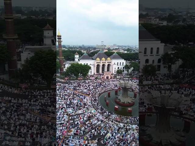 suasana sholat Id fitri 1444 H Kota palembang