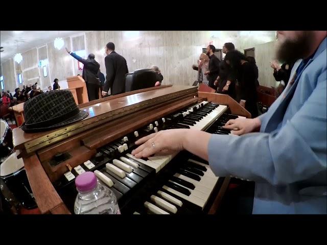 Bump/Praise Break/Shout - COGIC District Service - Dan Spiffy Neuman on organ