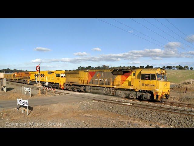 7MP1 Aurizon Team Global Express Container Train At Railway Crossing (10/8/2024) - PoathTV Railways