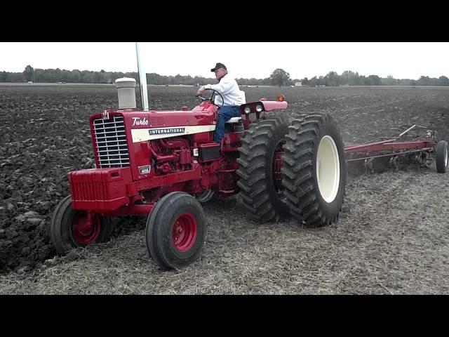 International 1456 plowing