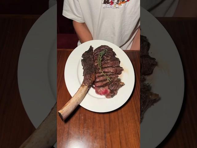 Who’s buying this $1000 wagyu tomahawk???Papi Steak, Miami #steak #food