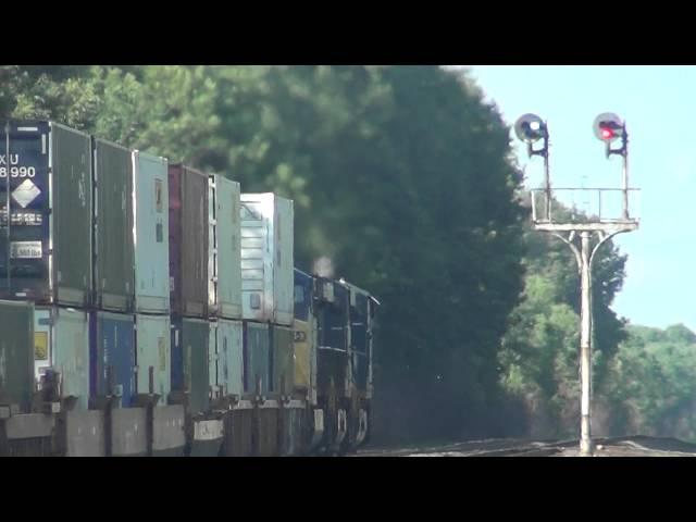 Fast CSX Q156 Train Eastbound