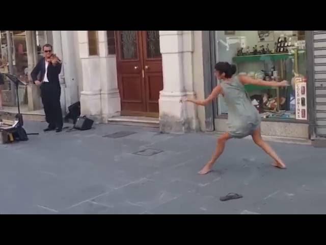 Amaizing Ballerina Dancing on the Street