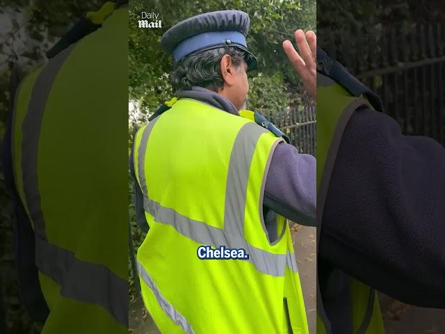 Van driver clashes with traffic warden over parking