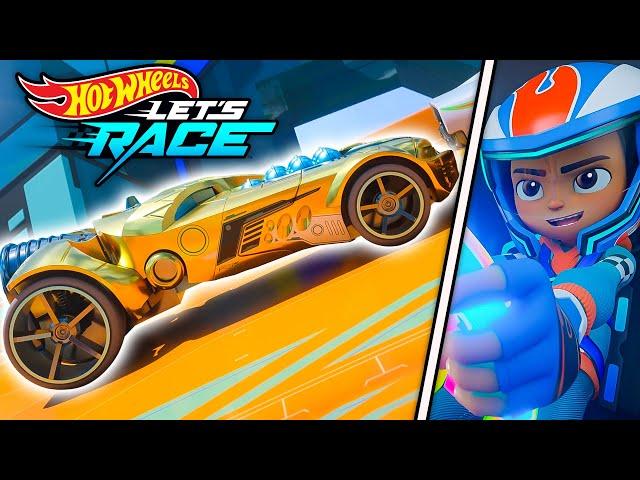 Coop Uses the Track Builder to Help Spark and Mac  | Hot Wheels Let's Race