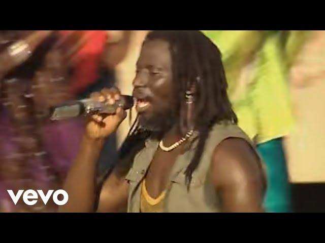 Tiken Jah Fakoly - Ouvrez les frontières ft. Soprano