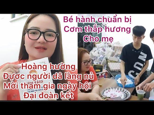 HOÀNG HƯỜNG ĐƯỢC NGƯỜI DÂN LÀNG NỦ MỜI THAM DỰ NGÀY HỘI ĐẠI ĐOÀN KẾT