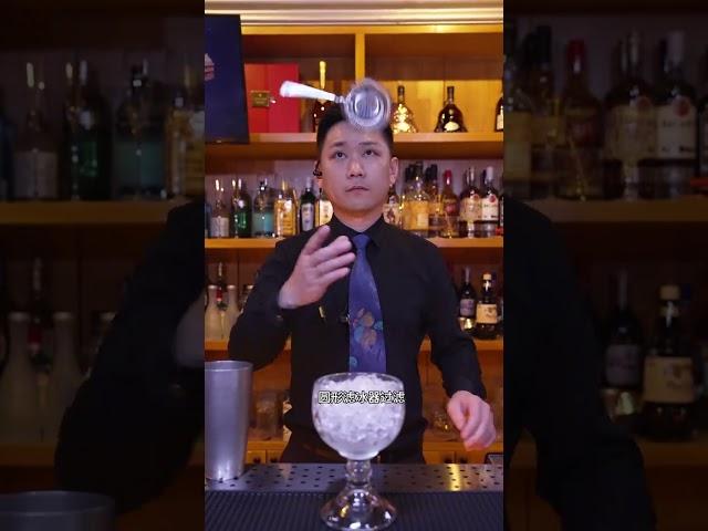 Snap strawberry sunrise Sweet and romantic Follow the bartender to unlock more creative touches