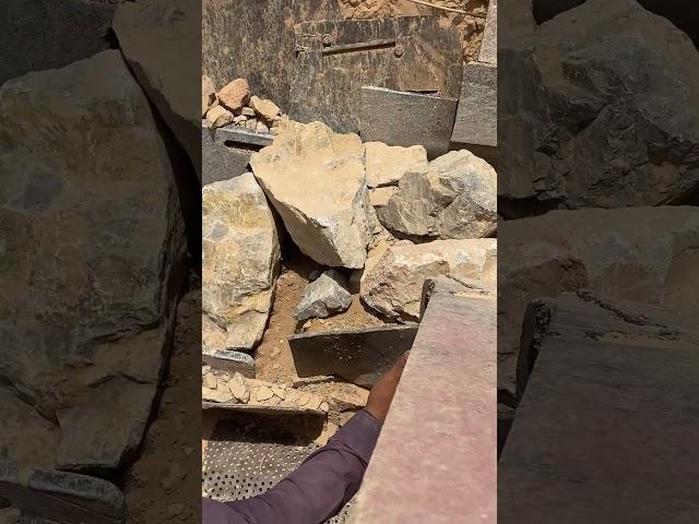 Big Boulder Jammed the Crusher – Jaw Crusher Power Wins Instantly!  #mm247