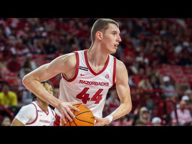 Big Z playing against brother for first time when Razorbacks face Illinois