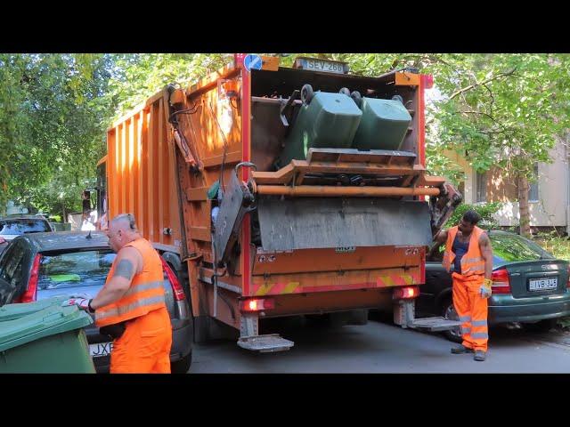 Mercedes Econic MUT VarioPress Garbage Truck