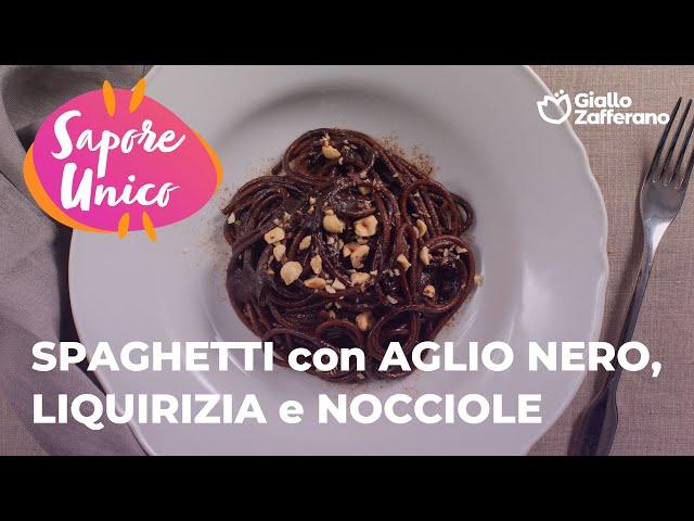 SPAGHETTI con AGLIO NERO, NOCCIOLE e LIQUIRIZIA