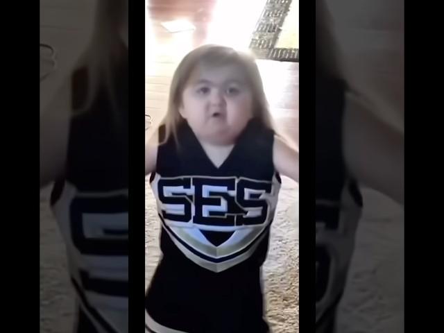 ANA ESTELA FICOU PEQUENA  * mamãe me trolou #shorts