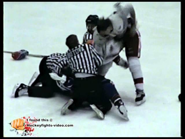 Jan 22, 1993 Wayne Doucet vs Gord Kruppke Capital District Islanders vs Adirondack Red Wings AHL