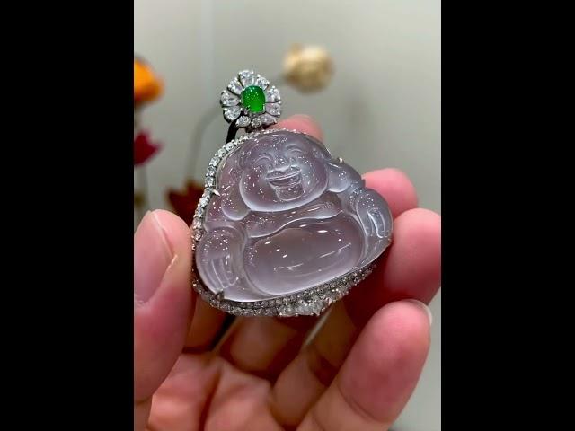 【翡翠高冰佛公吊坠】  一方净土，三柱清香，佛容慈目，缘在惜缘 #珠寶 #jade #玉