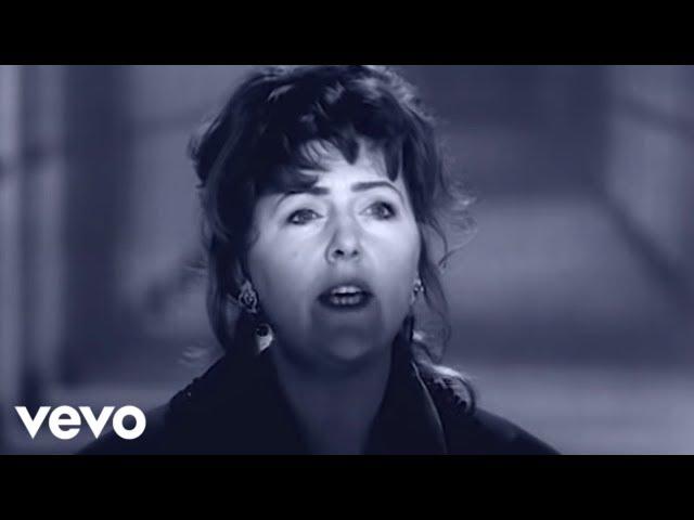 Maggie Reilly - Everytime We Touch (Official Video)