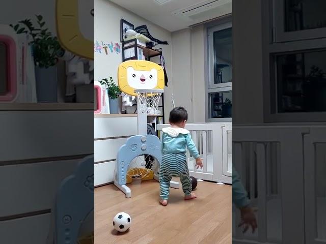 농구꿈나무 생후17개월아기 17 month old baby's dream is to become an NBA player